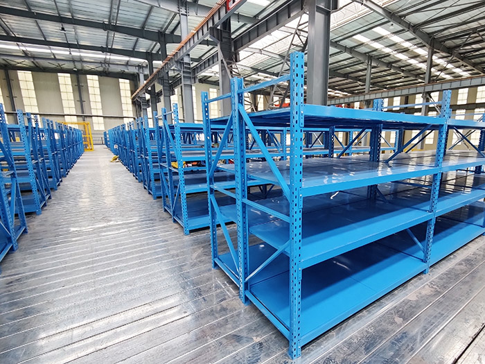 案例現場丨重型貨架鋼平臺項目安裝完成即將投入使用！